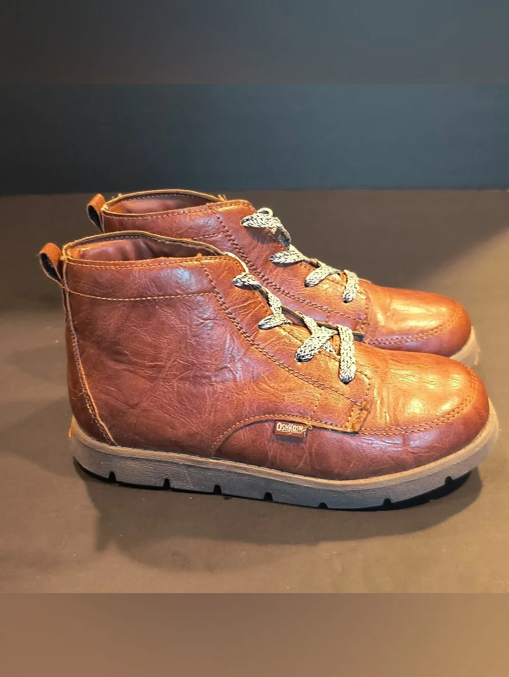 OshKosh B’gosh Boys Pierce Brown Faux Leather Ankle Boots Size 2 Youth Chukka